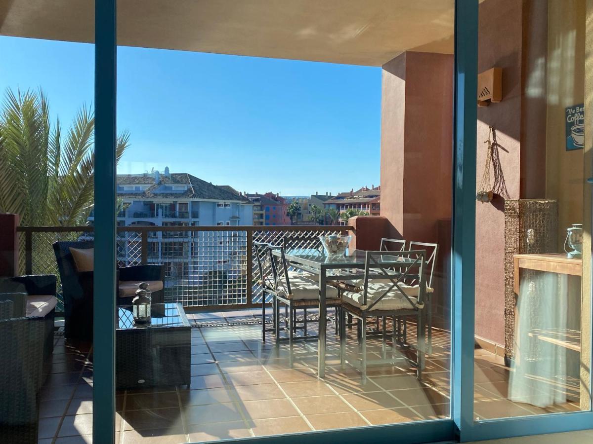Apartamento Con Terraza Sobre La Marina De Sotogrande San Roque  Eksteriør billede