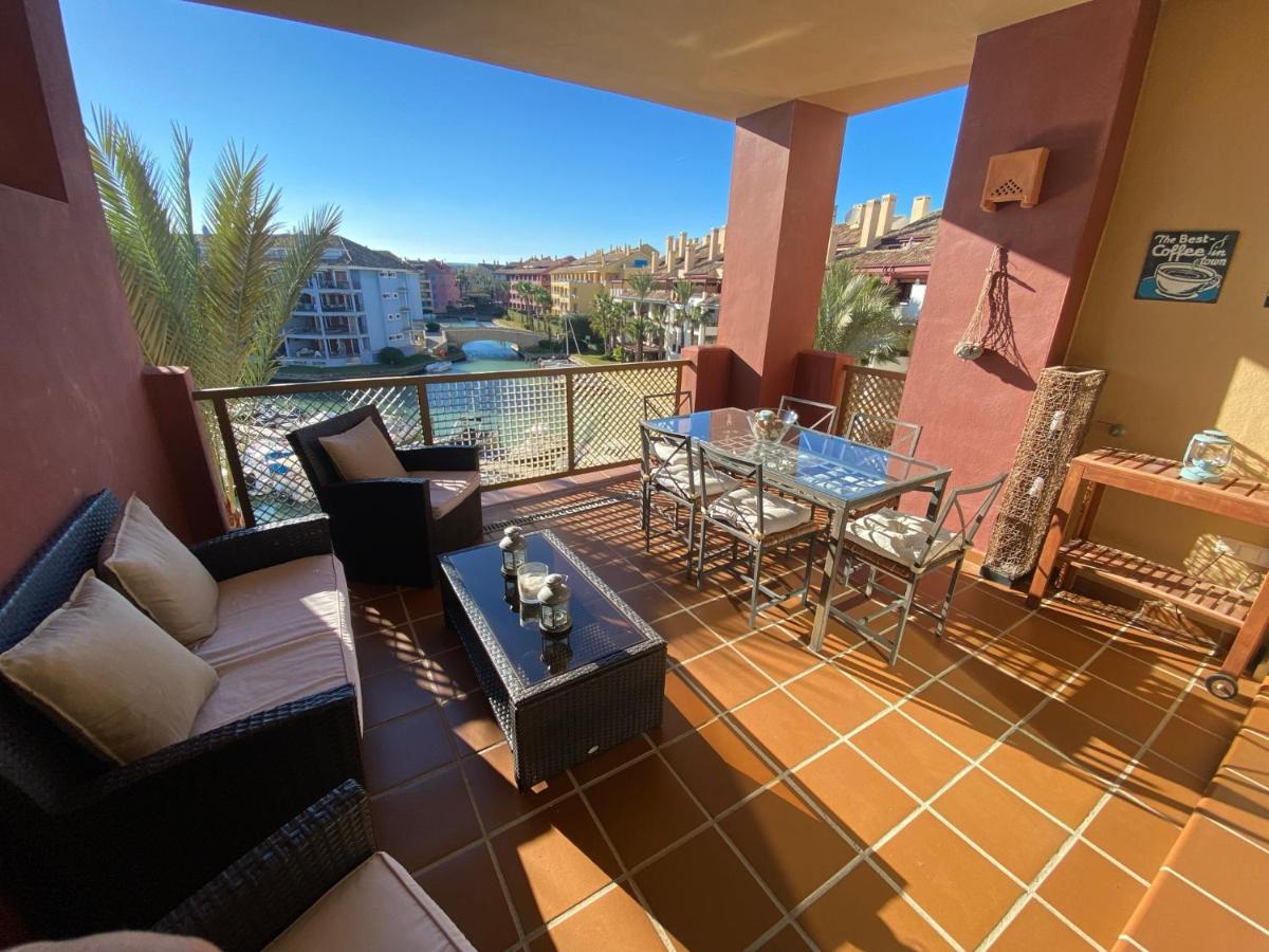 Apartamento Con Terraza Sobre La Marina De Sotogrande San Roque  Eksteriør billede