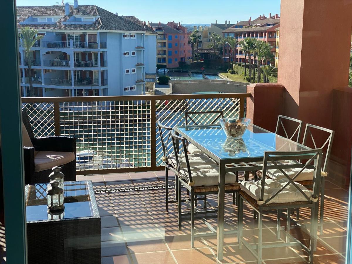 Apartamento Con Terraza Sobre La Marina De Sotogrande San Roque  Eksteriør billede