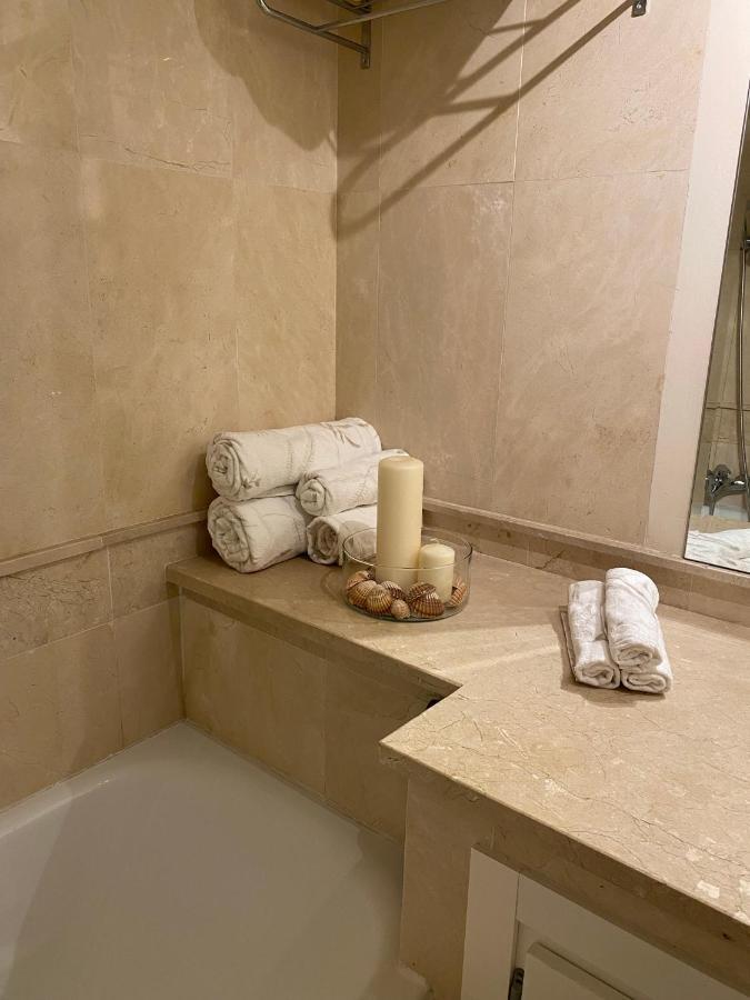 Apartamento Con Terraza Sobre La Marina De Sotogrande San Roque  Eksteriør billede