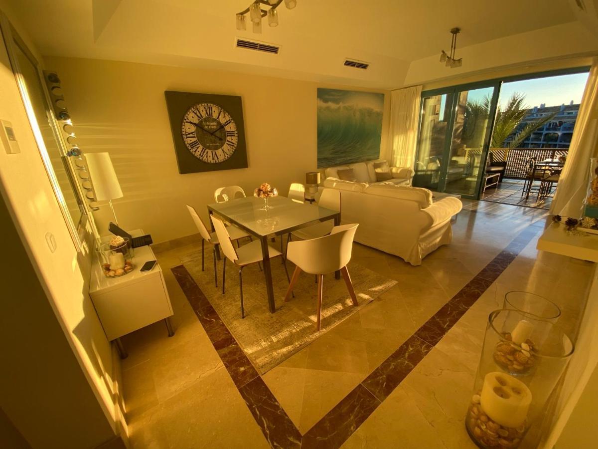 Apartamento Con Terraza Sobre La Marina De Sotogrande San Roque  Eksteriør billede