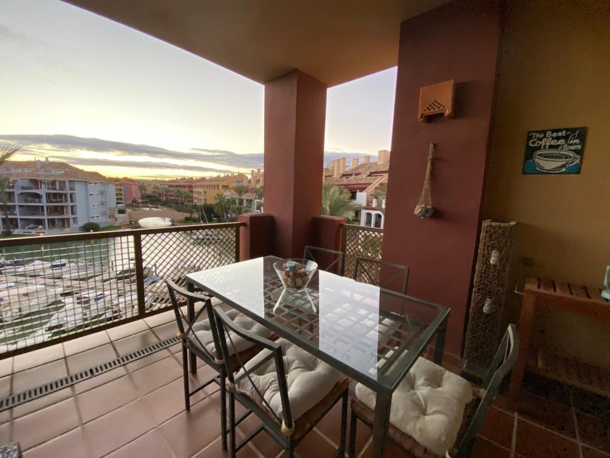 Apartamento Con Terraza Sobre La Marina De Sotogrande San Roque  Eksteriør billede