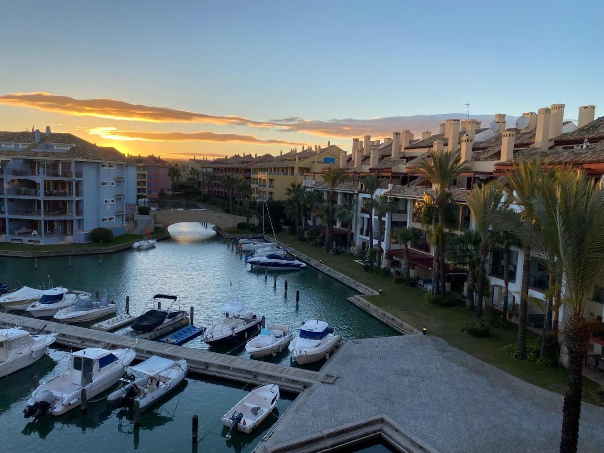 Apartamento Con Terraza Sobre La Marina De Sotogrande San Roque  Eksteriør billede