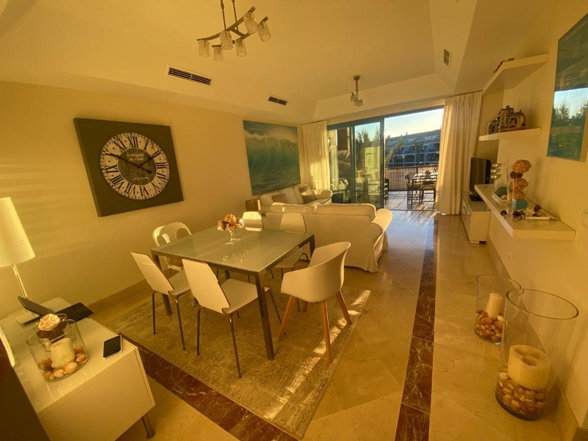 Apartamento Con Terraza Sobre La Marina De Sotogrande San Roque  Eksteriør billede