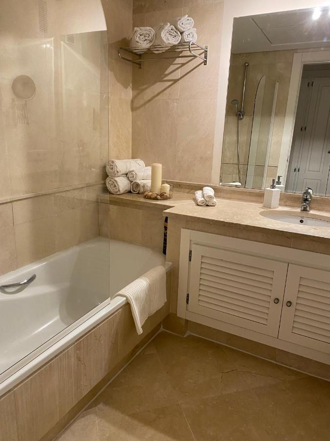 Apartamento Con Terraza Sobre La Marina De Sotogrande San Roque  Eksteriør billede