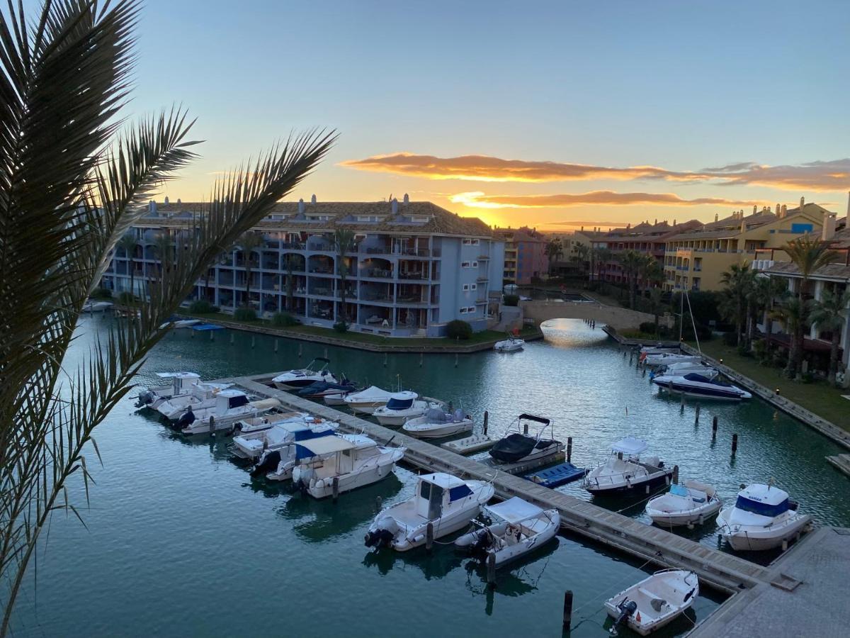 Apartamento Con Terraza Sobre La Marina De Sotogrande San Roque  Eksteriør billede