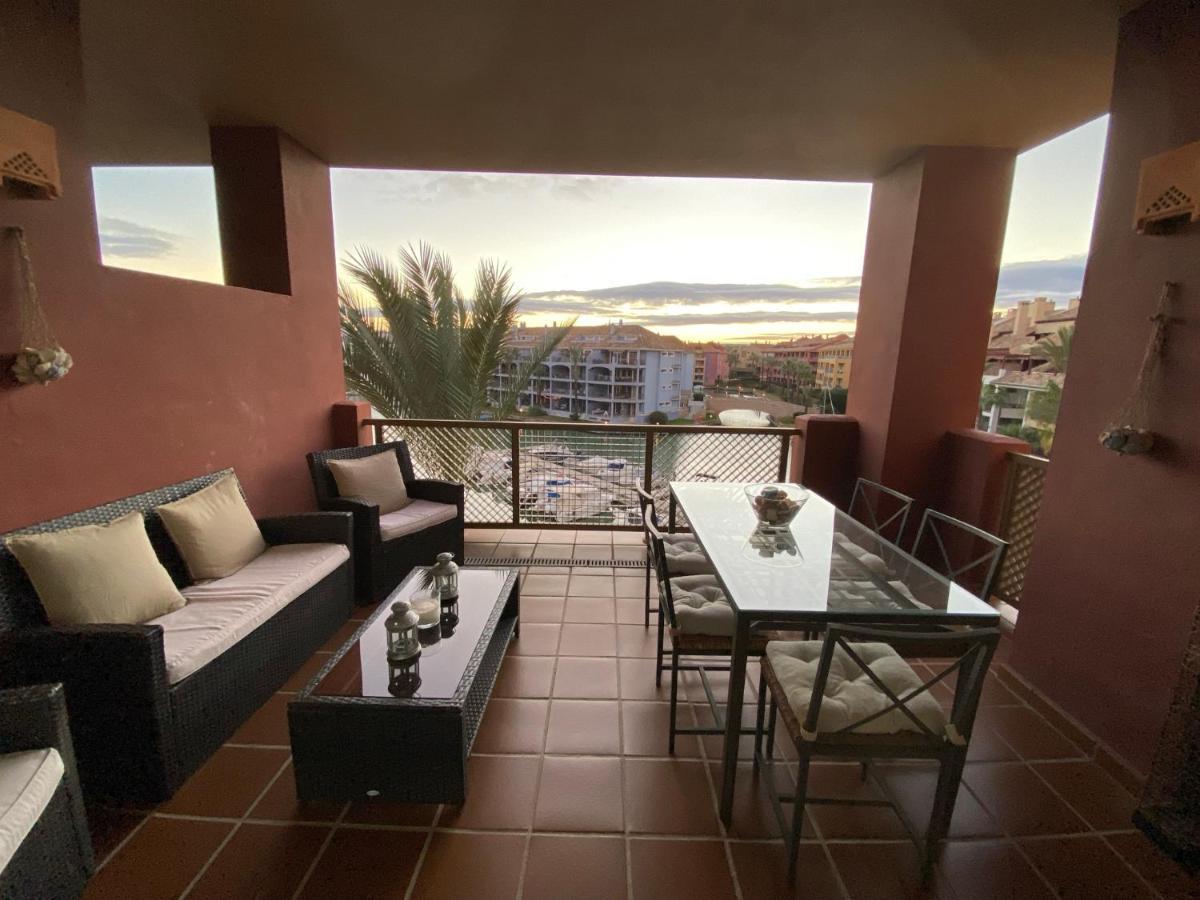 Apartamento Con Terraza Sobre La Marina De Sotogrande San Roque  Eksteriør billede